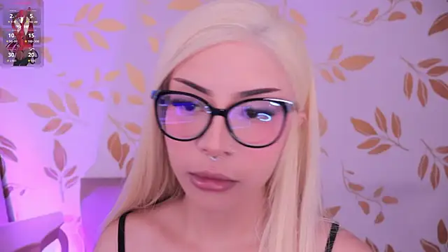 Snapshot of Misselektra__ chatting on 12/05/25, 05:05 Misselektra online show from 12/05/25, 05:05