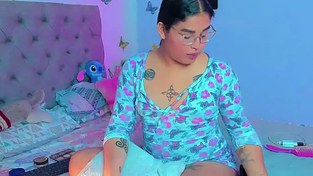 Snapshot of mabellfox chatting on 12/25/24, 09:54 mabellfox online show from 12/25/24, 09:54