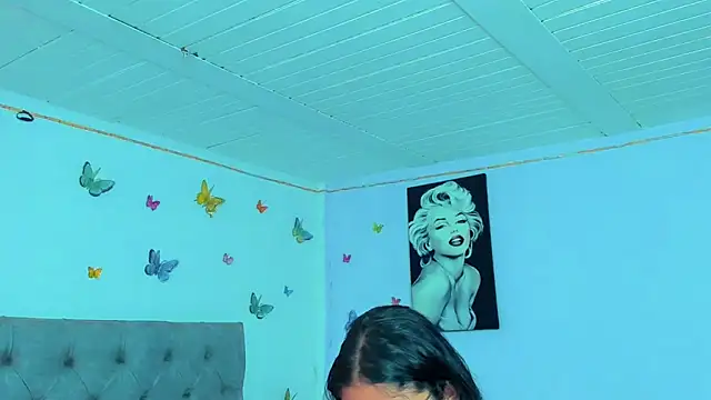 Snapshot of mabellfox chatting on 01/03/25, 05:53 mabellfox online show from 01/03/25, 05:53