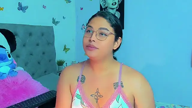 Snapshot of mabellfox chatting on 01/15/25, 02:49 mabellfox online show from 01/15/25, 02:49