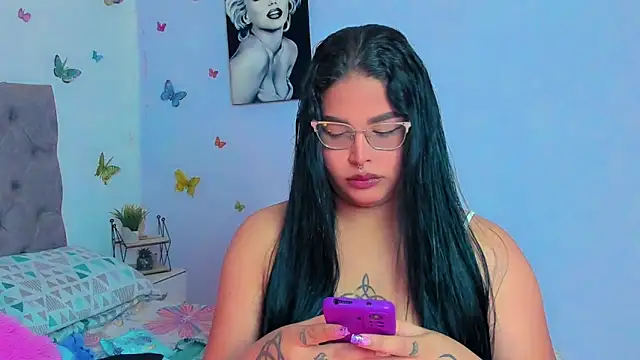 Snapshot of mabellfox chatting on 01/22/25, 09:32 mabellfox online show from 01/22/25, 09:32