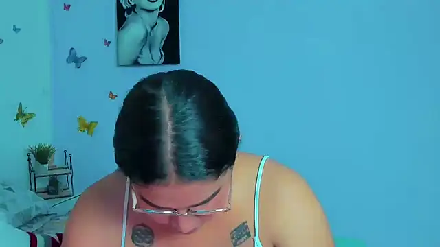 Snapshot of mabellfox chatting on 01/25/25, 12:17 mabellfox online show from 01/25/25, 12:17