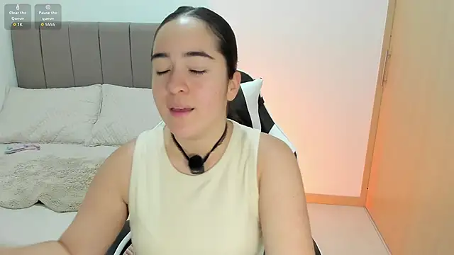 Snapshot of soyamandaa_ chatting on 12/22/25, 10:40 soyamandaa online show from 12/22/25, 10:40