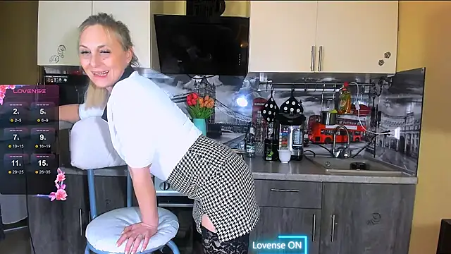 Snapshot of Afanasia chatting on 03/08/25, 10:02 Afanasia online show from 03/08/25, 10:02