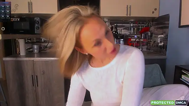 Snapshot of Afanasia chatting on 10/07/25, 06:21 Afanasia online show from 10/07/25, 06:21