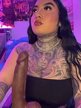 Snapshot of CloeeBeckam chatting on 03/18/26, 08:34 CloeeBeckam online show from 03/18/26, 08:34