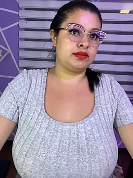 Snapshot of MiiaaJoness chatting on 04/22/26, 03:57 MiiaaJoness online show from 04/22/26, 03:57