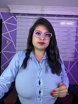 Snapshot of MiiaaJoness chatting on 04/24/26, 04:20 MiiaaJoness online show from 04/24/26, 04:20