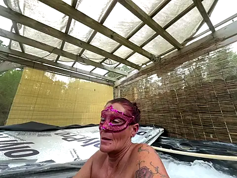 Snapshot of prainxxx22 chatting on 10/19/25, 06:19 prainxxx22 online show from 10/19/25, 06:19