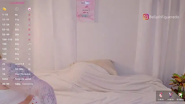 Snapshot of IsabellaFigueredo__ chatting on 02/14/25, 04:15 IsabellaFigueredo   online show from 02/14/25, 04:15