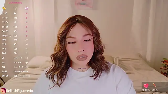 Snapshot of IsabellaFigueredo__ chatting on 02/17/25, 07:26 IsabellaFigueredo   online show from 02/17/25, 07:26