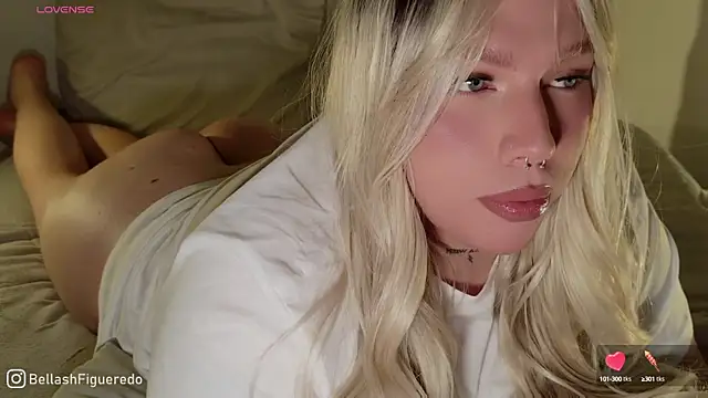 Snapshot of IsabellaFigueredo__ chatting on 09/09/25, 04:23 IsabellaFigueredo   online show from 09/09/25, 04:23