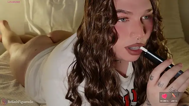 Snapshot of IsabellaFigueredo__ chatting on 09/30/25, 09:09 IsabellaFigueredo   online show from 09/30/25, 09:09