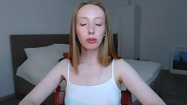 Luna insniity online show from 12/11/24, 11:54