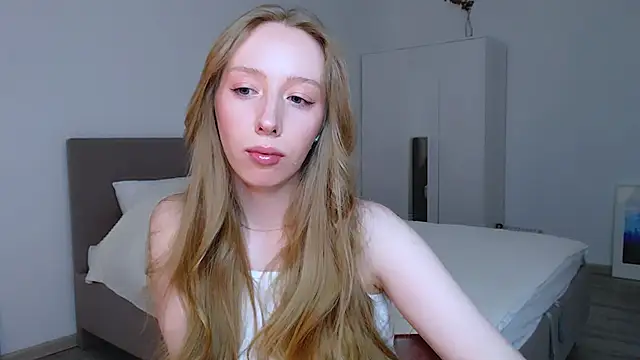 Luna insniity online show from 12/12/24, 11:03