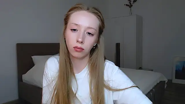 Luna insniity online show from 02/20/25, 02:40