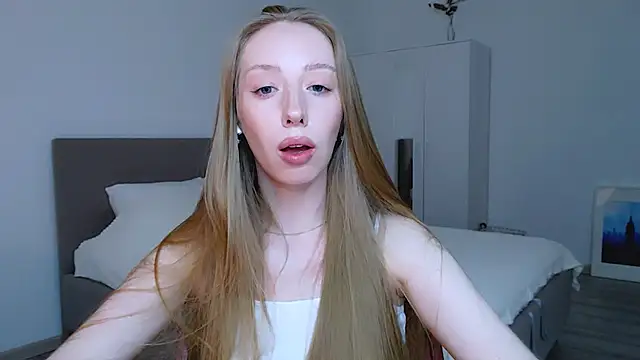 Luna insniity online show from 02/22/25, 10:42