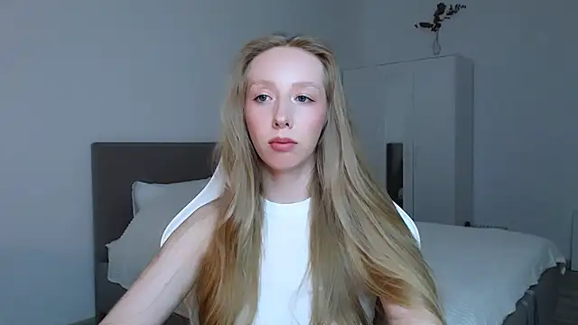 Luna insniity online show from 09/13/25, 07:02