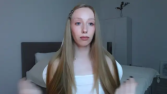 Luna insniity online show from 10/03/25, 08:06