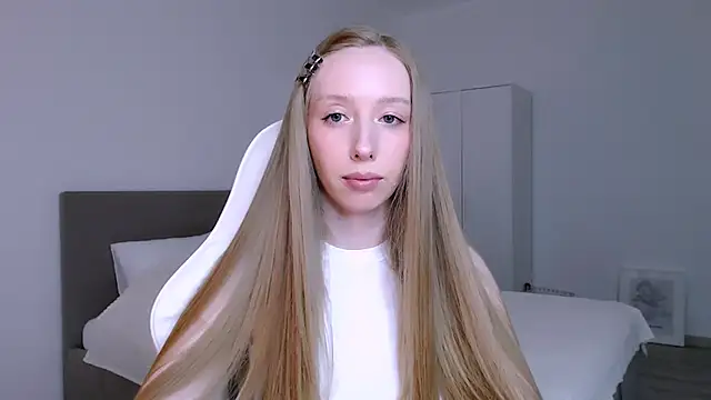 Luna insniity online show from 02/18/26, 08:49