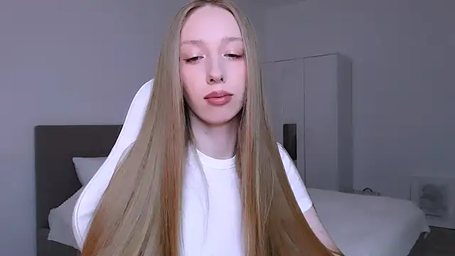 Luna insniity online show from 03/22/26, 08:45