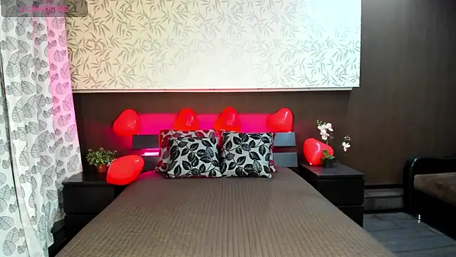 Snapshot of Donna_Evans chatting on 02/23/25, 12:08 Donna Evans online show from 02/23/25, 12:08