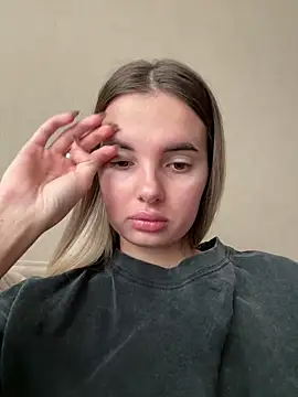 Snapshot of Donna_Evans chatting on 10/22/25, 03:18 Donna Evans online show from 10/22/25, 03:18