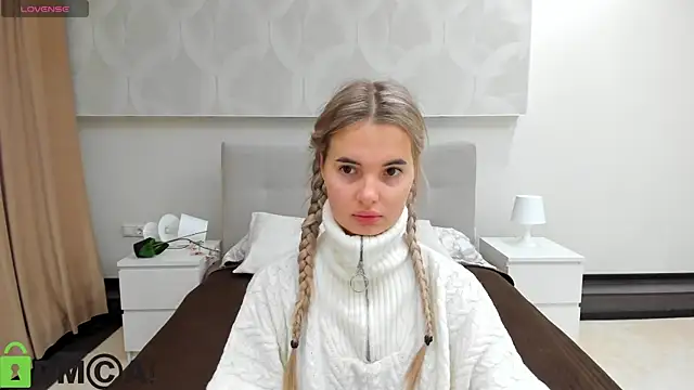 Snapshot of Donna_Evans chatting on 11/11/25, 11:49 Donna Evans online show from 11/11/25, 11:49