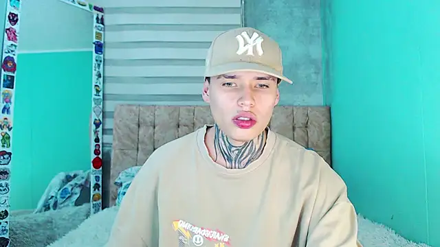 Snapshot of _justinmoon2 chatting on 11/23/25, 04:56 justinmoon2 online show from 11/23/25, 04:56