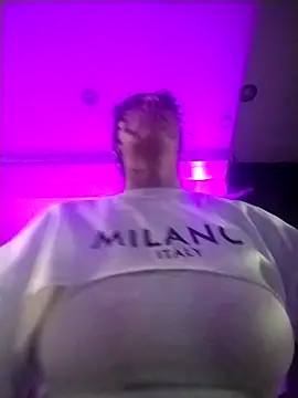 Hotasiansensation online show from 12/17/25, 04:24