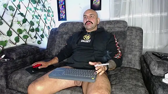 Snapshot of JD-69 chatting on 01/25/25, 01:43 JD-69 online show from 01/25/25, 01:43