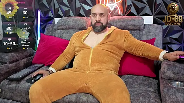 Snapshot of JD-69 chatting on 09/18/25, 08:11 JD-69 online show from 09/18/25, 08:11