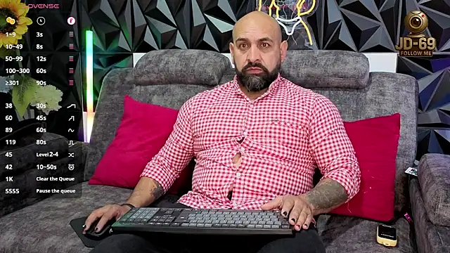 Snapshot of JD-69 chatting on 10/10/25, 07:02 JD-69 online show from 10/10/25, 07:02