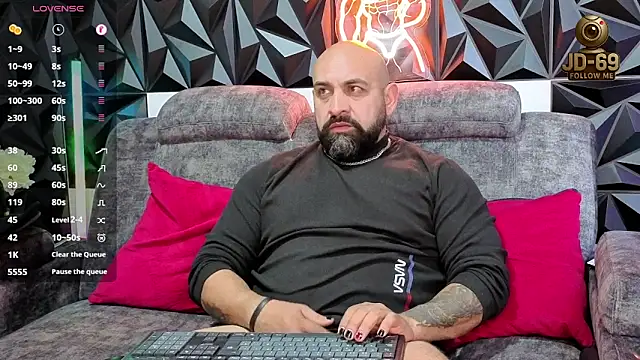 Snapshot of JD-69 chatting on 10/15/25, 07:03 JD-69 online show from 10/15/25, 07:03