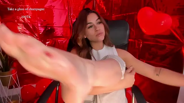 Snapshot of aliss_ev chatting on 02/15/25, 07:28 aliss ev online show from 02/15/25, 07:28