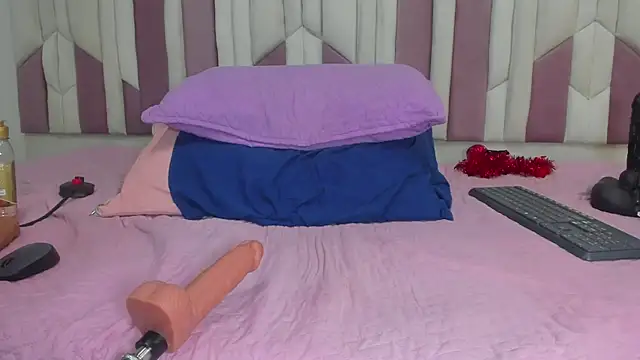 lucyy gray online show from 02/13/25, 09:30