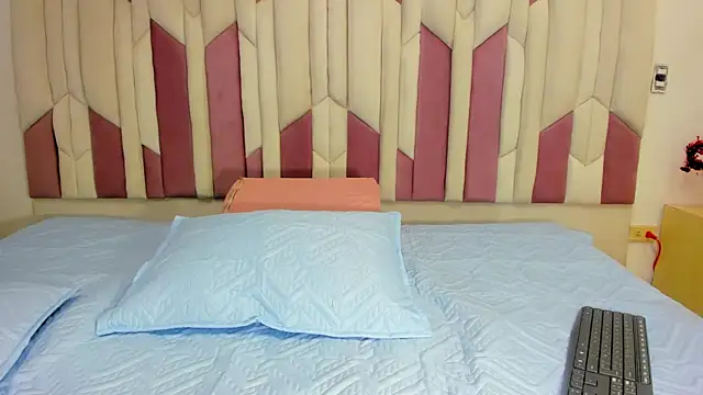 lucyy gray online show from 02/19/25, 03:06