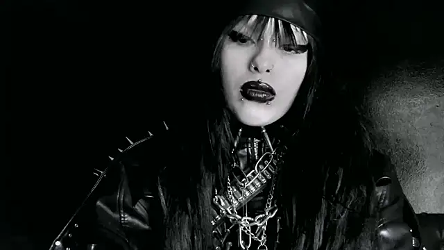 Snapshot of XXIOUX chatting on 03/19/26, 02:43 XXIOUX online show from 03/19/26, 02:43