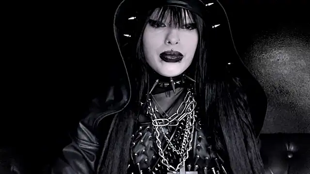 Snapshot of XXIOUX chatting on 03/24/26, 01:16 XXIOUX online show from 03/24/26, 01:16