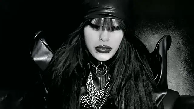 Snapshot of XXIOUX chatting on 03/31/26, 04:07 XXIOUX online show from 03/31/26, 04:07