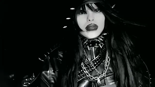 Snapshot of XXIOUX chatting on 04/04/26, 02:54 XXIOUX online show from 04/04/26, 02:54