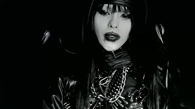 Snapshot of XXIOUX chatting on 04/05/26, 05:04 XXIOUX online show from 04/05/26, 05:04