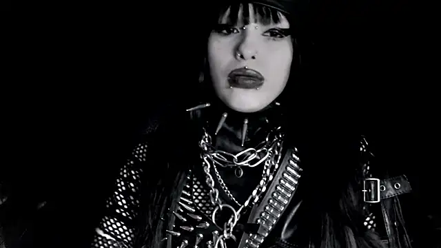 Snapshot of XXIOUX chatting on 04/09/26, 04:01 XXIOUX online show from 04/09/26, 04:01