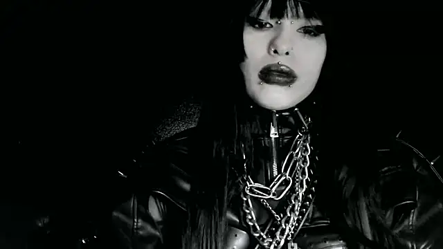 Snapshot of XXIOUX chatting on 04/11/26, 02:16 XXIOUX online show from 04/11/26, 02:16