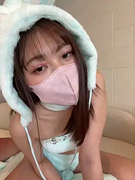 Snapshot of SUZU_ chatting on 06/11/26, 01:05 SUZU online show from 06/11/26, 01:05