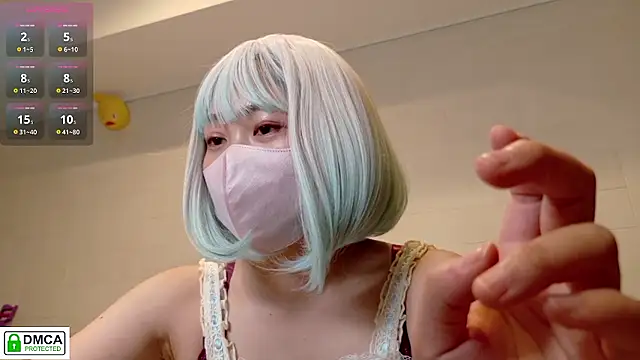 Snapshot of SUZU_ chatting on 06/11/26, 12:14 SUZU online show from 06/11/26, 12:14