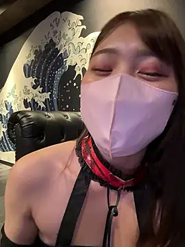 Snapshot of SUZU_ chatting on 06/12/26, 10:36 SUZU online show from 06/12/26, 10:36