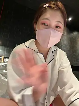 Snapshot of SUZU_ chatting on 06/14/26, 08:11 SUZU online show from 06/14/26, 08:11