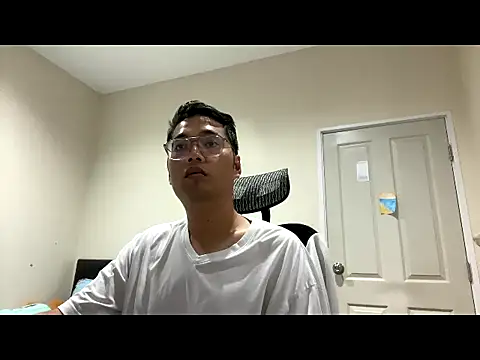 Snapshot of tcafe9418 chatting on 11/19/25, 02:28 tcafe9418 online show from 11/19/25, 02:28