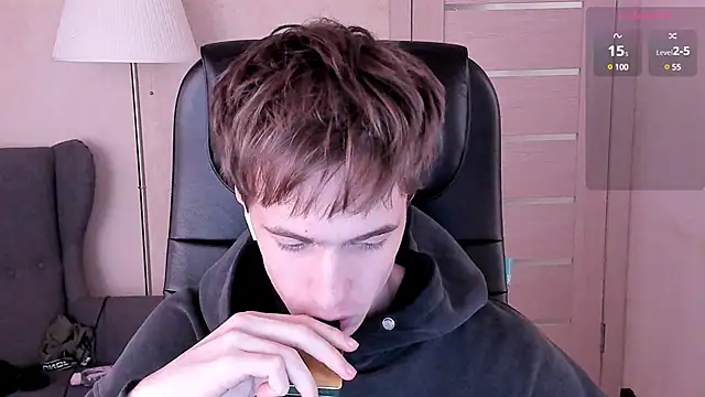 Snapshot of _tokyo_ghoul chatting on 01/25/25, 05:08  tokyo ghoul online show from 01/25/25, 05:08